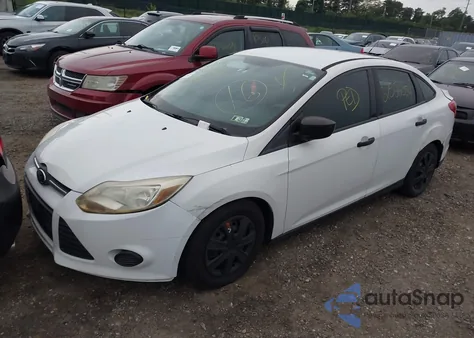 2014 Ford Focus S из США, поврежденный, VIN 1FADP3E23EL171331